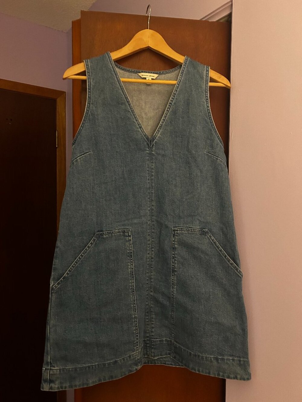 Banana Republic Denim Jumper Dress V-neck with pockets, size Small